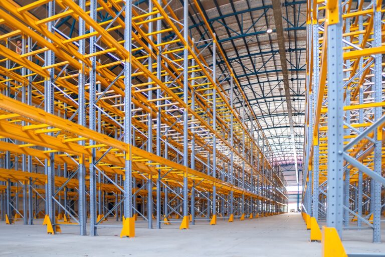 Long Span Shelving vs Pallet Racking
